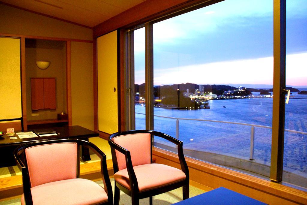 Seaside 4*
